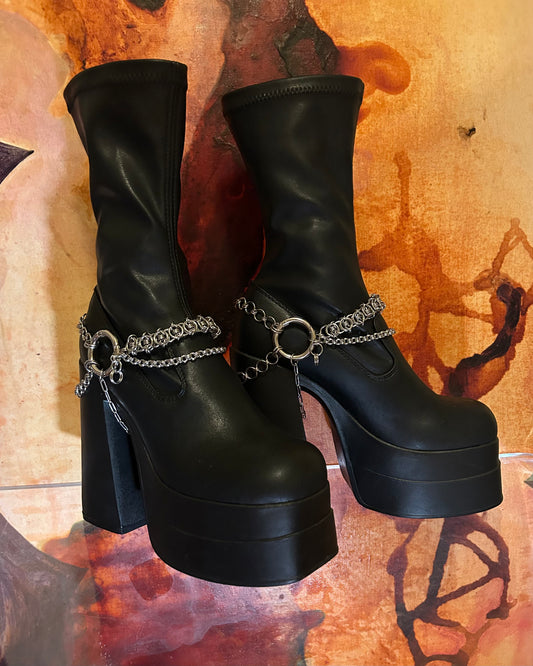 chainmail boot straps